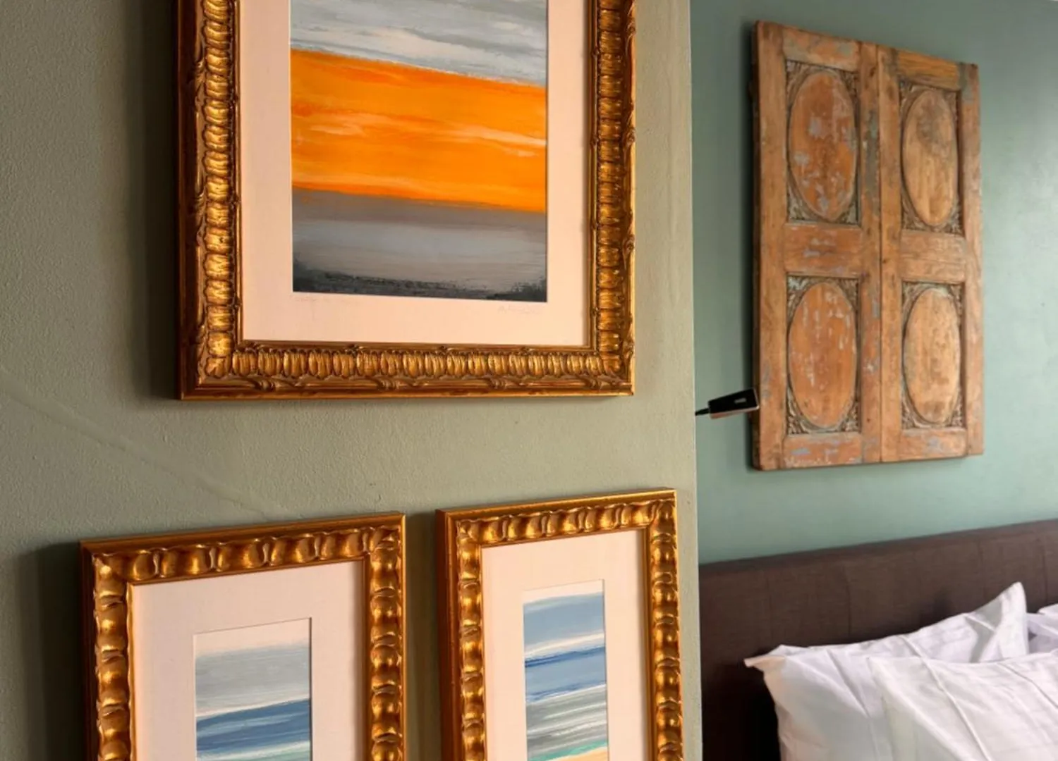 Bed & Breakfast Decor Canal House