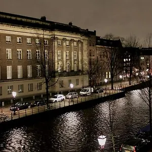 2 Houseboat Prinsengracht Bed & Breakfast