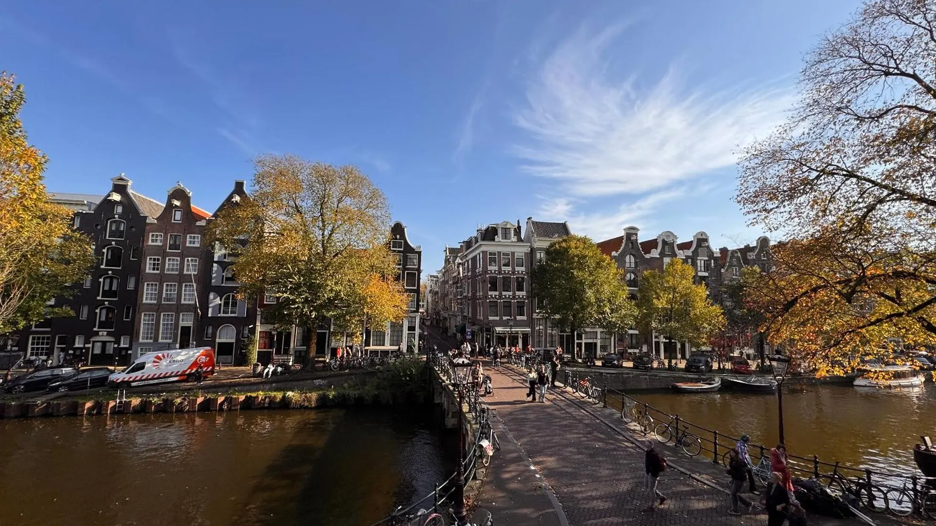 Bed & Breakfast Decor Canal House Netherlands