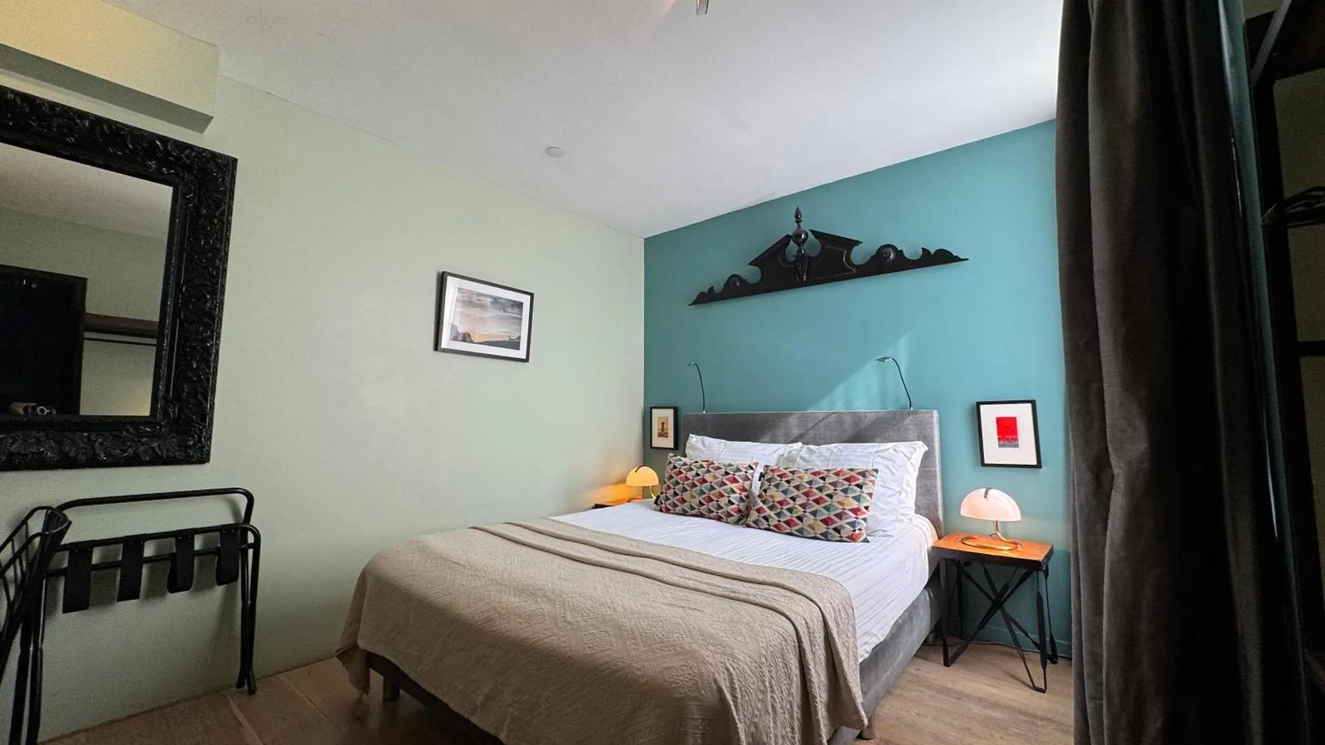 Decor Canal House